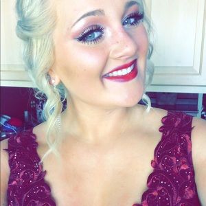 Meet your Posher, Hailey